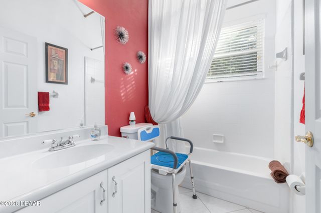 94 Bay Lake Drive, Ormond Beach, FL 32174