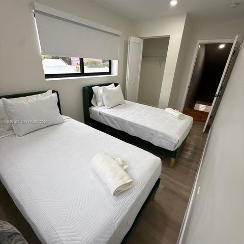 905 SW 13th Ct, Miami, FL 33135