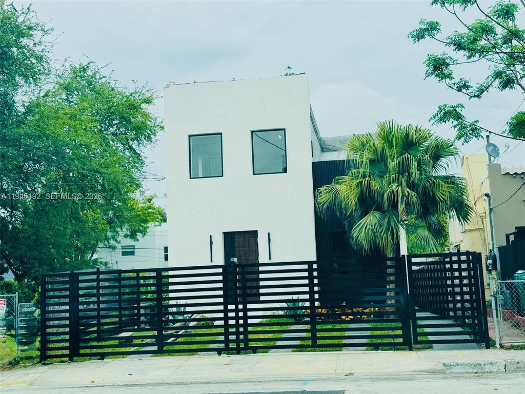 905 SW 13th Ct, Miami, FL 33135