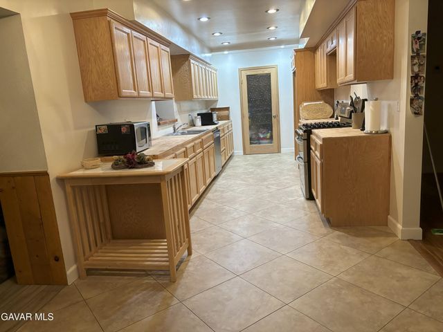42930 Lake Hughes Road, Lake Hughes, CA 93532