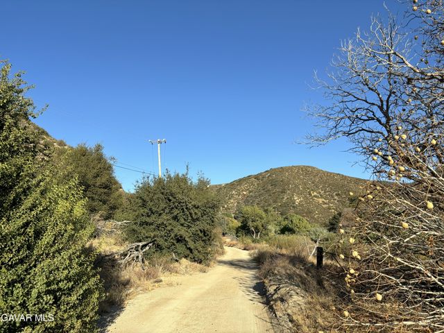 42930 Lake Hughes Road, Lake Hughes, CA 93532