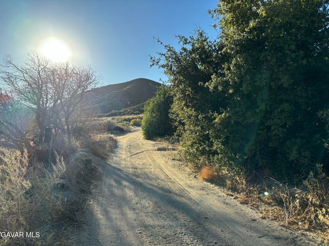 42930 Lake Hughes Road, Lake Hughes, CA 93532