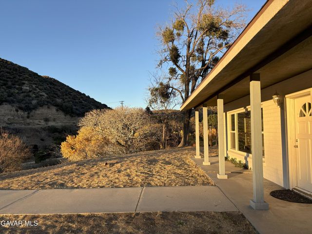 42930 Lake Hughes Road, Lake Hughes, CA 93532