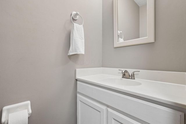 552 Indian Summer Drive, Columbus, OH 43214