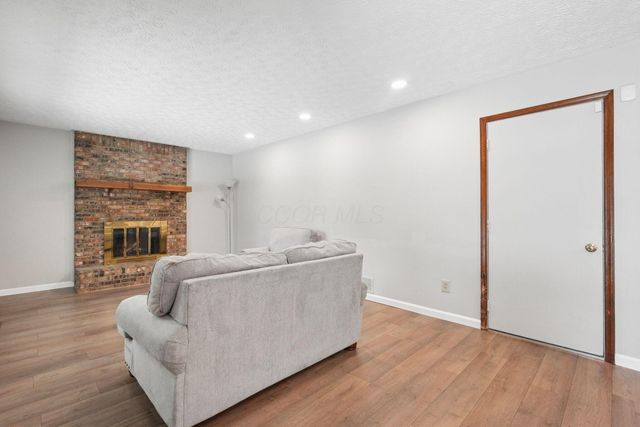 552 Indian Summer Drive, Columbus, OH 43214