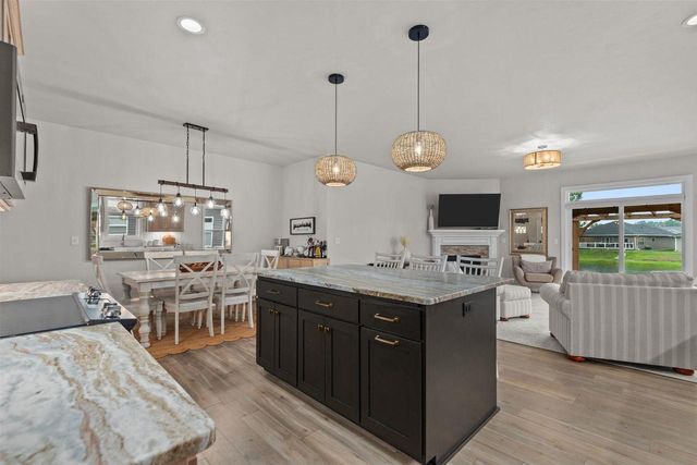 5084 N MILKWEED TRAIL, Appleton, WI 54913