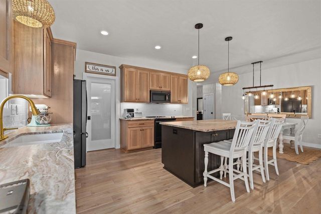 5084 N MILKWEED TRAIL, Appleton, WI 54913