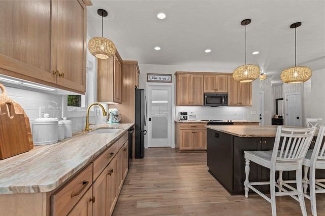 5084 N MILKWEED TRAIL, Appleton, WI 54913