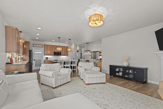 5084 N MILKWEED TRAIL, Appleton, WI 54913