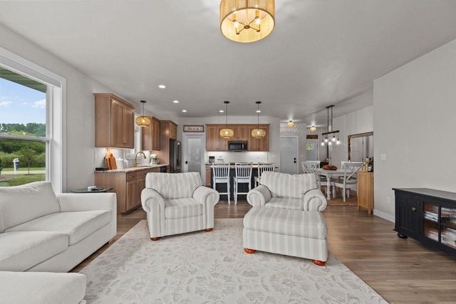 5084 N MILKWEED TRAIL, Appleton, WI 54913