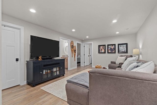 5084 N MILKWEED TRAIL, Appleton, WI 54913