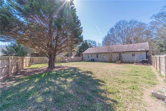 539 Knox Circle, Social Circle, GA 30025