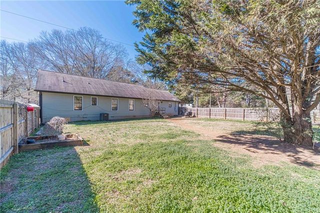 539 Knox Circle, Social Circle, GA 30025