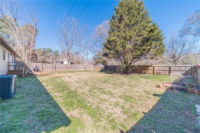 539 Knox Circle, Social Circle, GA 30025