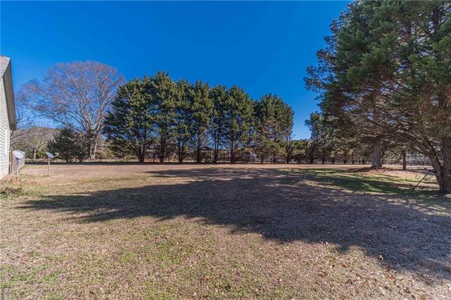 539 Knox Circle, Social Circle, GA 30025