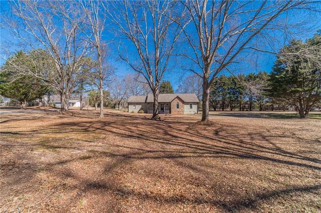 539 Knox Circle, Social Circle, GA 30025