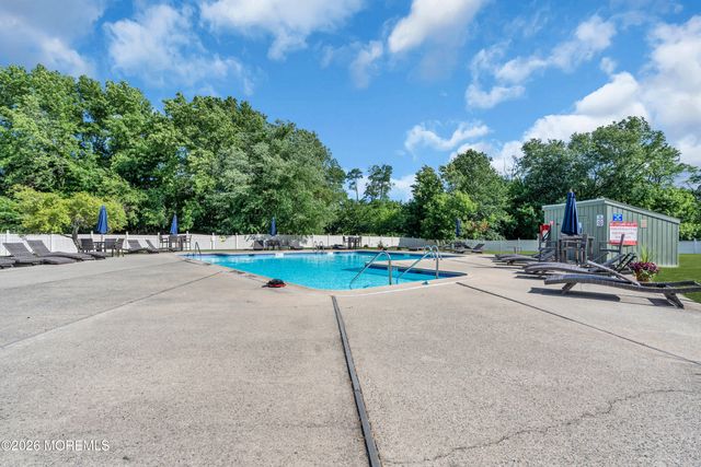 95 Cotswold Circle 3, Ocean Twp, NJ 07712