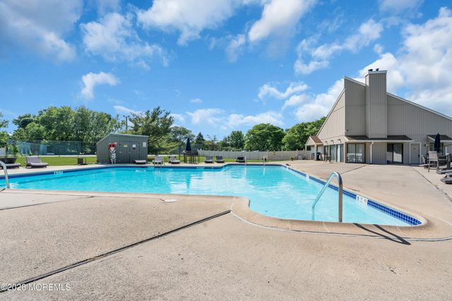 95 Cotswold Circle 3, Ocean Twp, NJ 07712