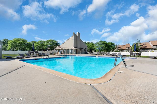 95 Cotswold Circle 3, Ocean Twp, NJ 07712