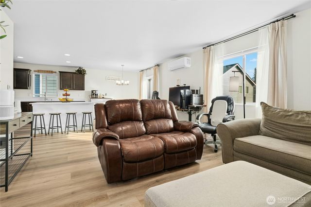 8430 32nd Place NE, Marysville, WA 98270