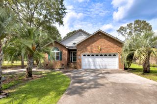 824 Bentwood Circle, Manning, SC 29102