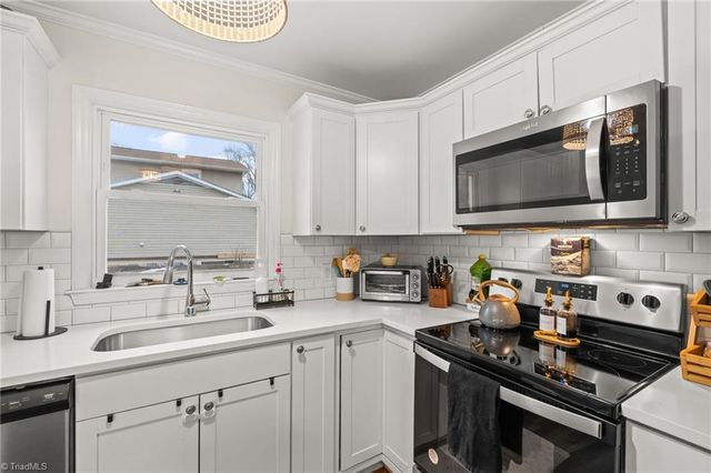 5722 Friendswood Drive, Greensboro, NC 27409