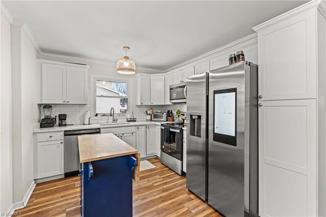 5722 Friendswood Drive, Greensboro, NC 27409