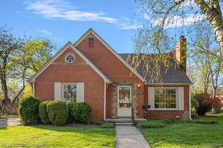 32321 Arlington Drive, Beverly Hills, MI 48025
