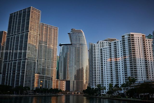 300 Biscayne Boulevard Way 2608W, Miami, FL 33131