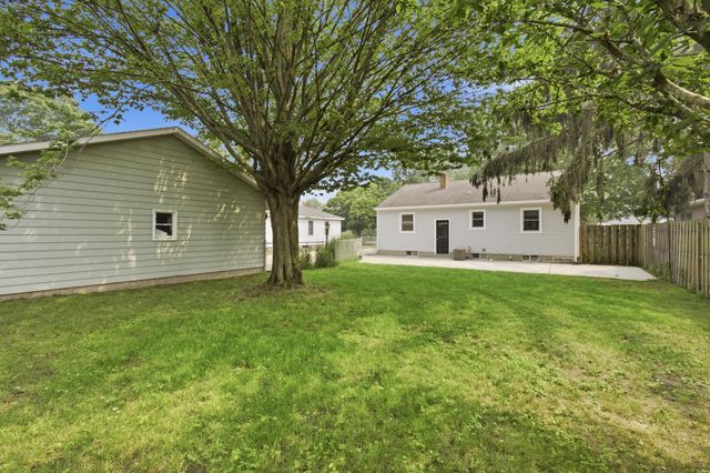 725 Winter Street, Spring Lake Vllg, MI 49456