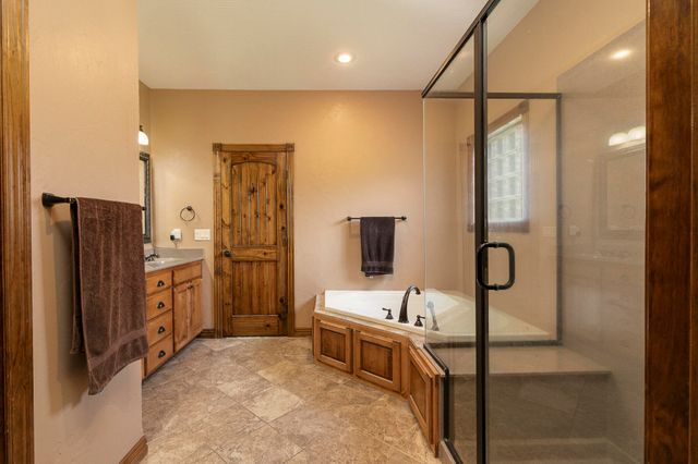 1657 S Timber Lake Drive, Nixa, MO 65714