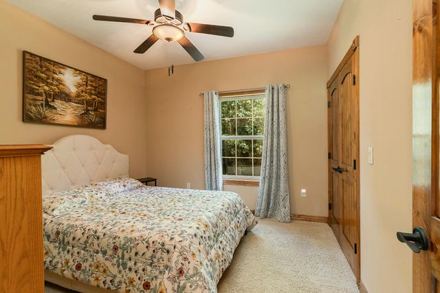 1657 S Timber Lake Drive, Nixa, MO 65714