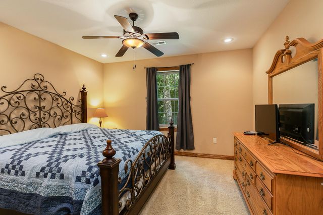 1657 S Timber Lake Drive, Nixa, MO 65714