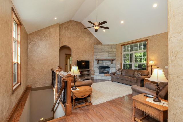 1657 S Timber Lake Drive, Nixa, MO 65714