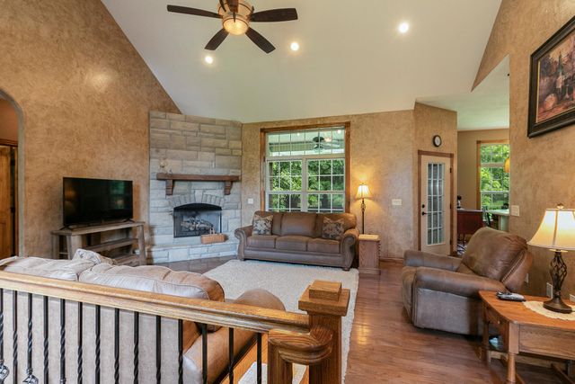 1657 S Timber Lake Drive, Nixa, MO 65714