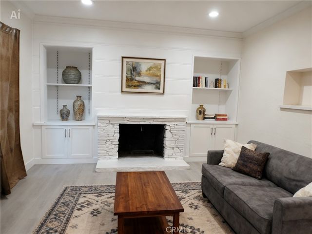 404 W Hillsdale Street, Inglewood, CA 90302