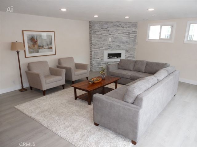 404 W Hillsdale Street, Inglewood, CA 90302