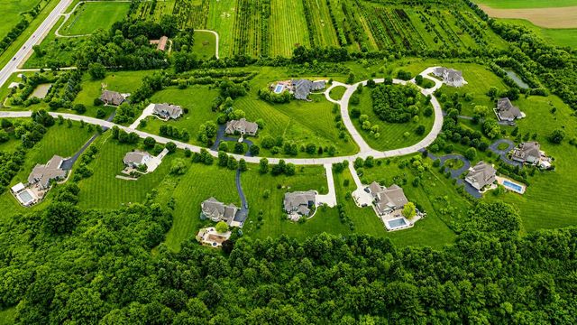 11092 N Sutton Ridge DRIVE, Mequon, WI 53097