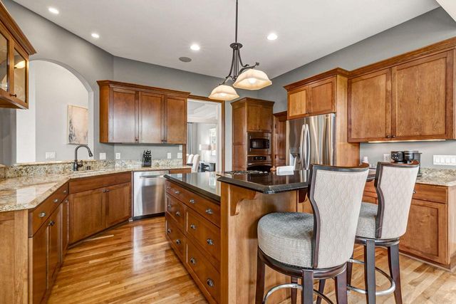 11092 N Sutton Ridge DRIVE, Mequon, WI 53097