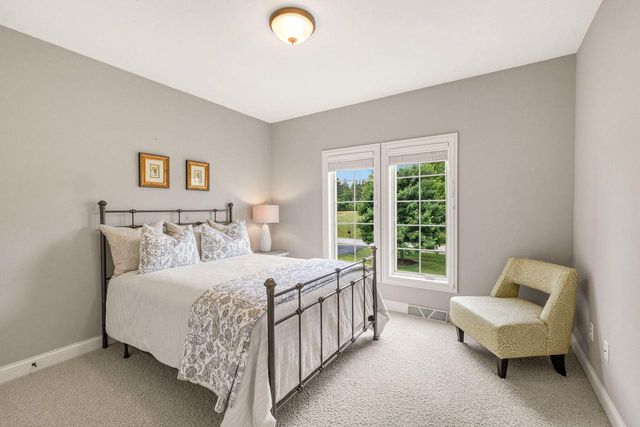 11092 N Sutton Ridge DRIVE, Mequon, WI 53097