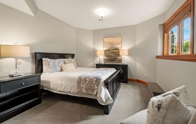 11092 N Sutton Ridge DRIVE, Mequon, WI 53097