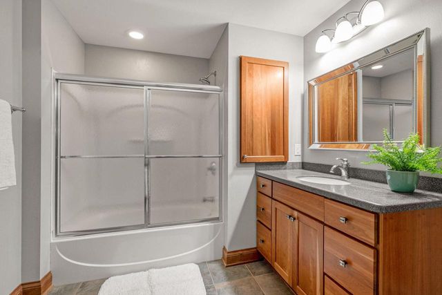 11092 N Sutton Ridge DRIVE, Mequon, WI 53097