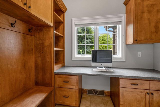 11092 N Sutton Ridge DRIVE, Mequon, WI 53097