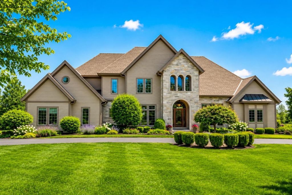 11092 N Sutton Ridge DRIVE, Mequon, WI 53097