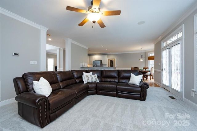 12430 Overlook Mountain Drive, Charlotte, NC 28216