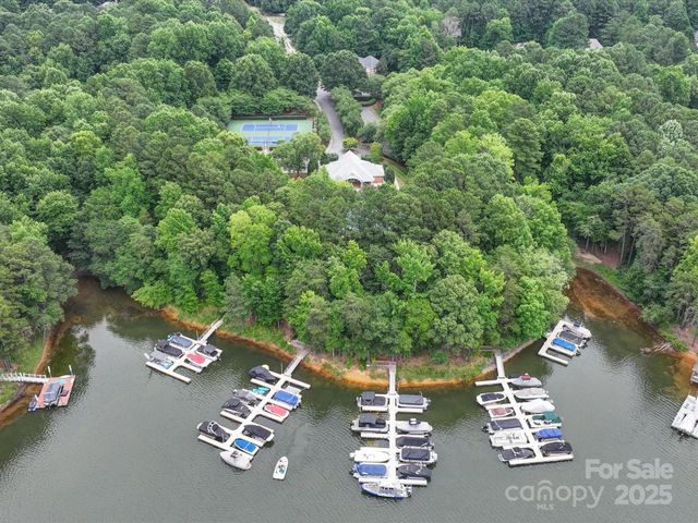 12430 Overlook Mountain Drive, Charlotte, NC 28216