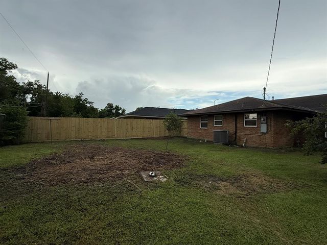 815 Creager St, Houston, TX 77034