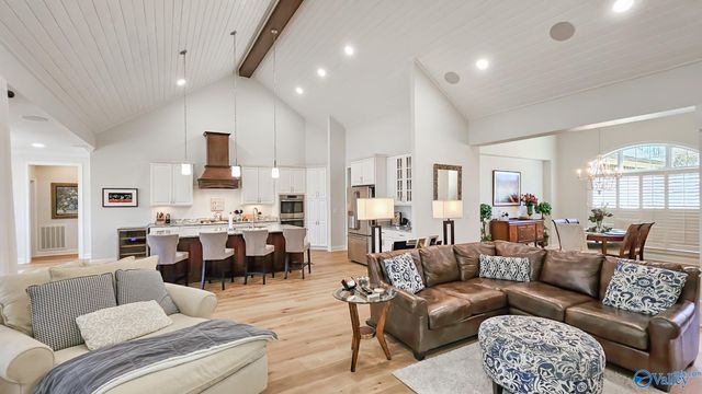 41 Verdant Circle SE, Huntsville, AL 35803