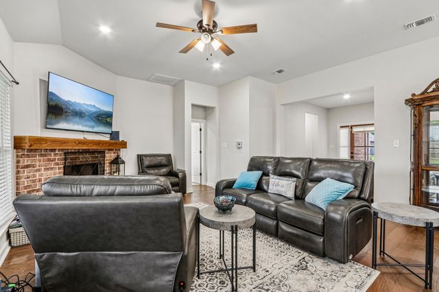 114 Prairie Meadow Lane, Pottsboro, TX 75076