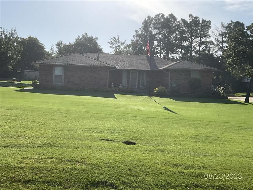 308 Country Lane, Midwest City, OK 73130